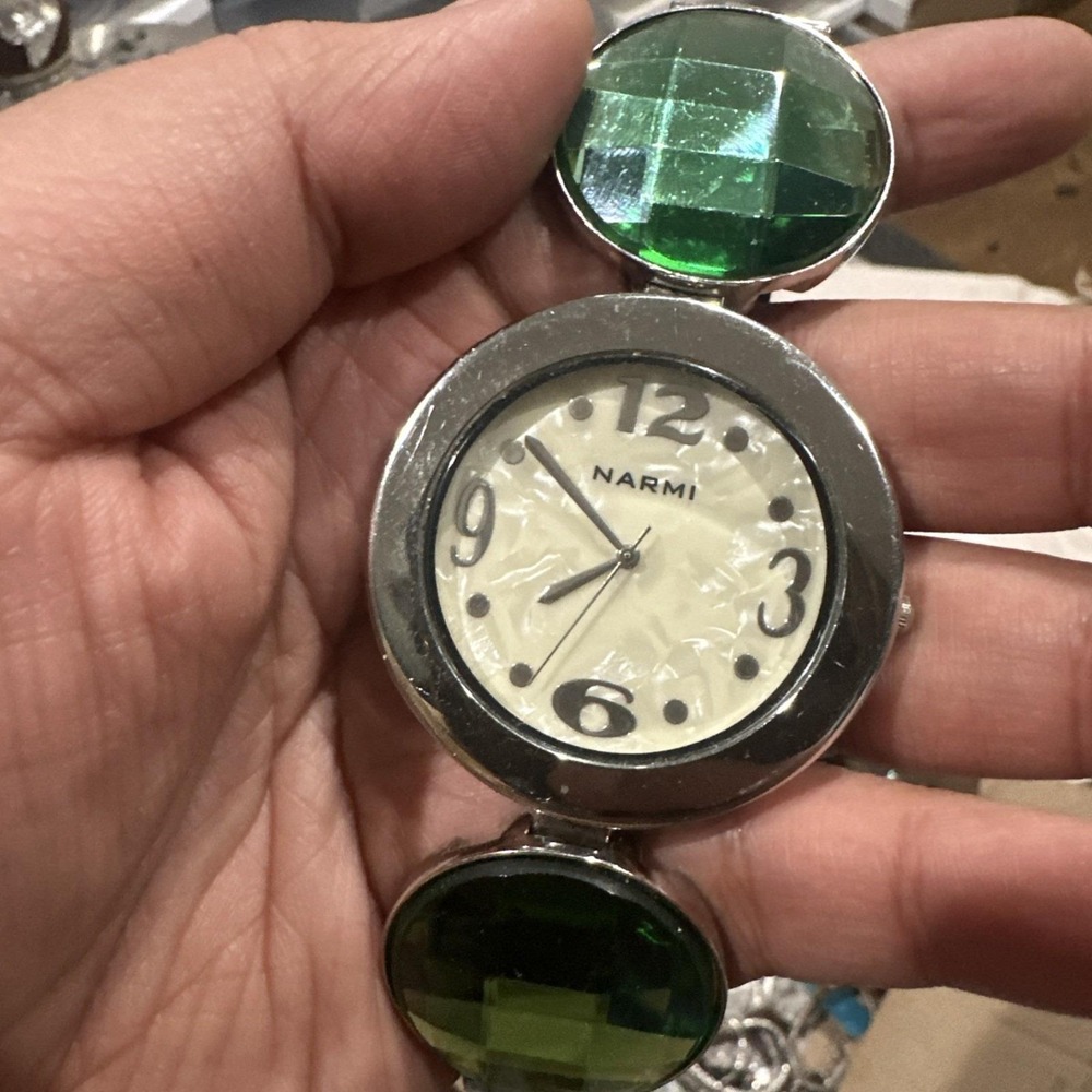 Working Narmi Mop Silver Tone Womens Green Crystal Oversize Watch 45mm Fit 7in‎